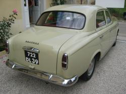 PEUGEOT 304 BREAK interior