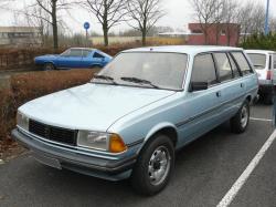 PEUGEOT 305 BREAK white