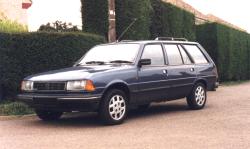 PEUGEOT 305 interior