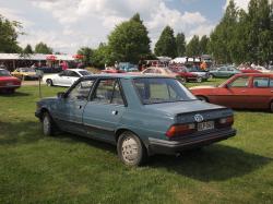 PEUGEOT 305 white