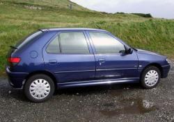 PEUGEOT 306 1.4 red