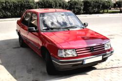 PEUGEOT 309 red