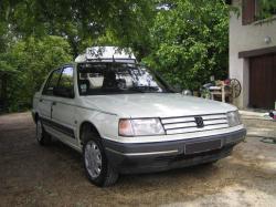 PEUGEOT 309 white