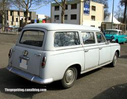 PEUGEOT 403 BREAK white