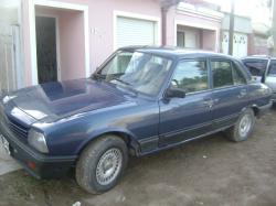 PEUGEOT 504 2.0 green