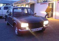 PEUGEOT 504 black