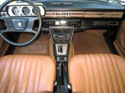 PEUGEOT 504 interior