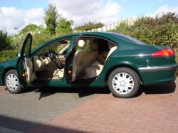 PEUGEOT 607 green