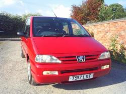 PEUGEOT 806 red