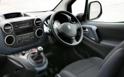 PEUGEOT PARTNER interior