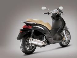 PIAGGIO BEVERLY black