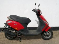 PIAGGIO ZIP 100 red