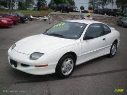 PONTIAC SUNFIRE white