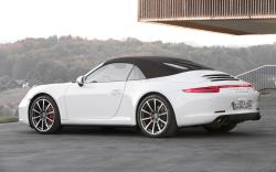 PORSCHE 911 white