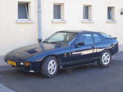 PORSCHE 924 blue