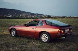 PORSCHE 924 brown