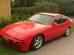 PORSCHE 924 red