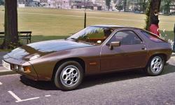 PORSCHE 928 brown