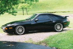 PORSCHE 928 green