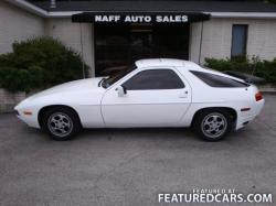 PORSCHE 928 white