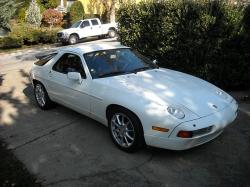 PORSCHE 928 white