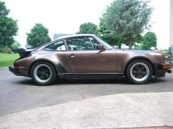 PORSCHE 930 TURBO brown