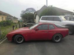 PORSCHE 944 2.5 red