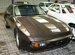 PORSCHE 944 brown