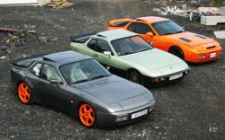 PORSCHE 944 green