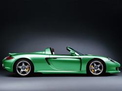 PORSCHE CARRERA GT green