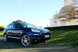 PORSCHE CAYENNE blue