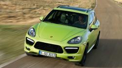 PORSCHE CAYENNE green