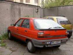 RENAULT 11 FLASH red