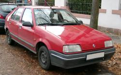 RENAULT 19 red
