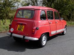 RENAULT 4 red