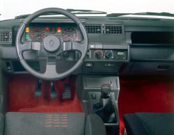 RENAULT 5 GT TURBO interior