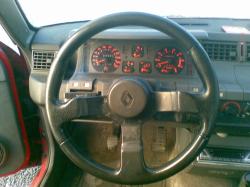 RENAULT 5 interior