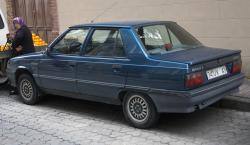 renault 9 broadway