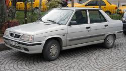 RENAULT 9 BROADWAY white