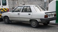 RENAULT 9 white