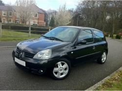 RENAULT CLIO black