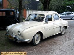 RENAULT DAUPHINE 1093 interior