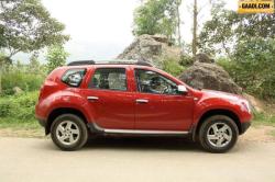 RENAULT DUSTER 1.6 green