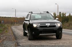 RENAULT DUSTER 1.6 white