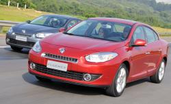 RENAULT FLUENCE red