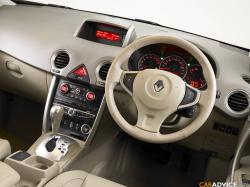 RENAULT KOLEOS interior