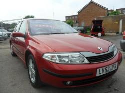 RENAULT LAGUNA 1.6 red