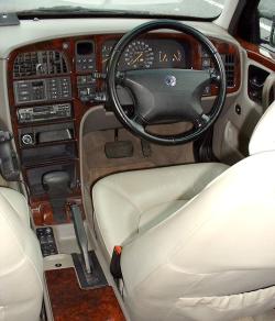 SAAB 9000 interior
