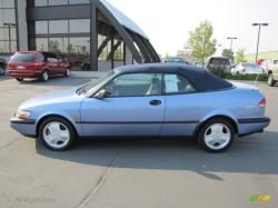 SAAB 900 blue