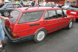 SAAB 900 brown